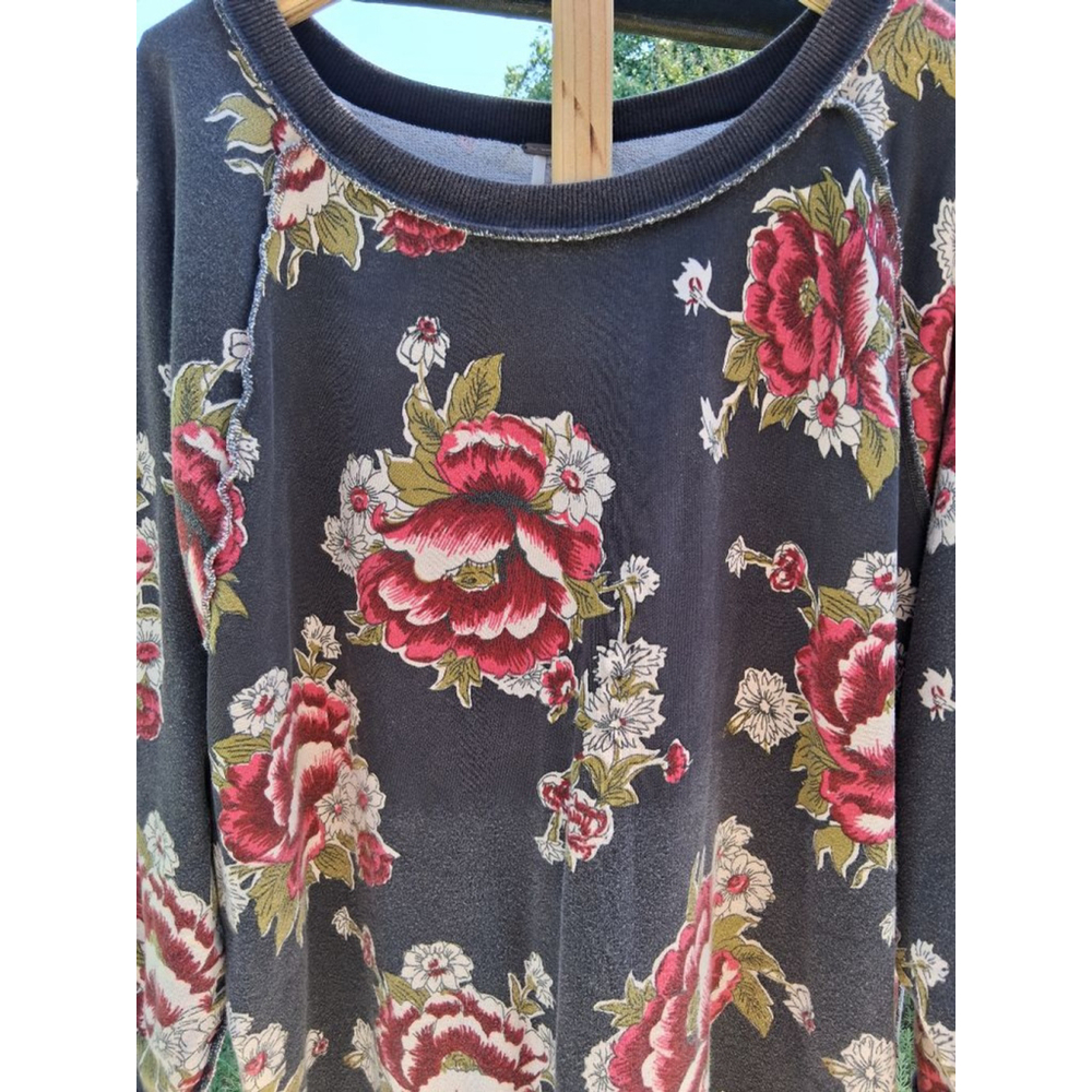 Free People Floral Crewneck Sweatshirt in Charcoal with Red & Green Flowers - Picture 4 of 13